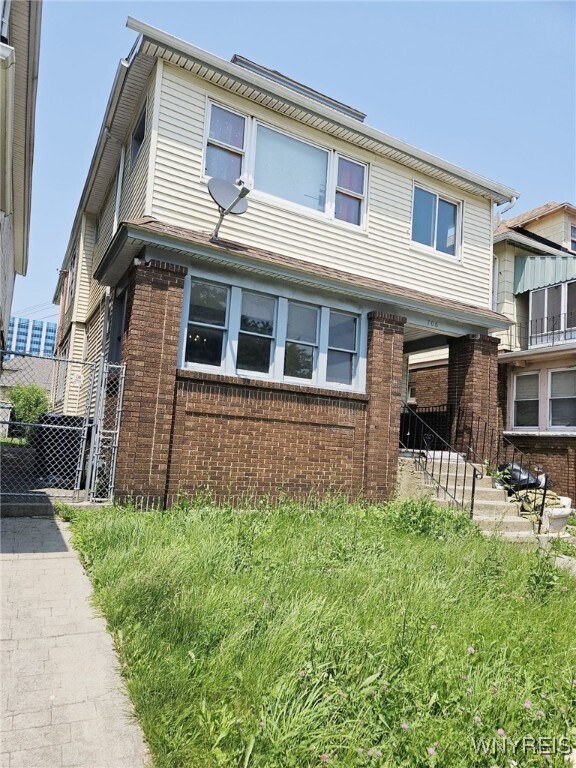 706 E Delavan Ave in Buffalo, NY - Building Photo - Building Photo