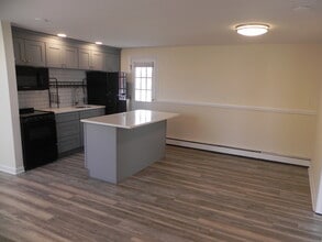 58 Van Zant St-Unit -2B in Norwalk, CT - Building Photo - Building Photo