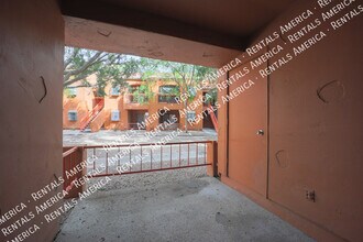747 S Ext Rd, Unit 112 in Mesa, AZ - Foto de edificio - Building Photo