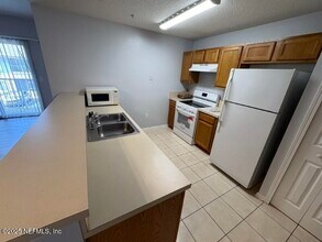 6070 Maggies Cir in Jacksonville, FL - Building Photo - Building Photo