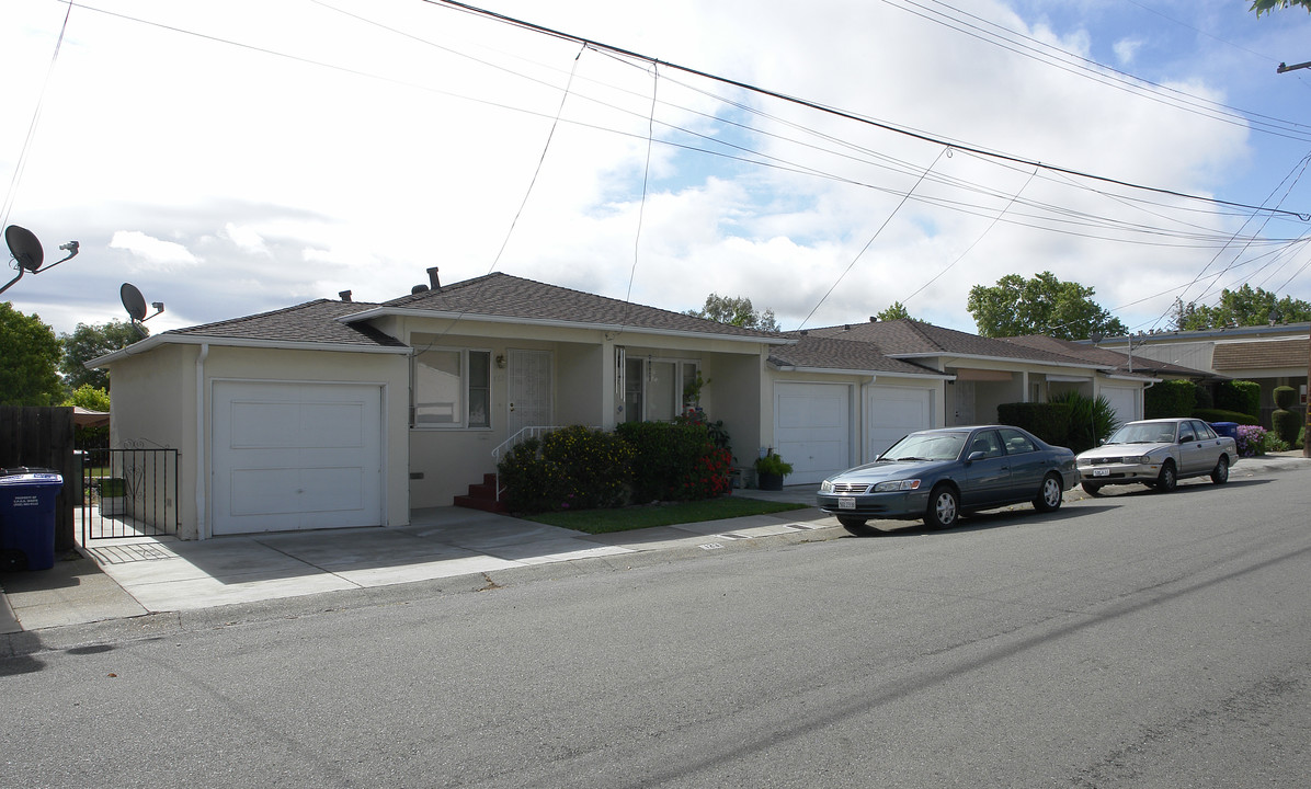 123-139 Ramona St in Pittsburg, CA - Building Photo