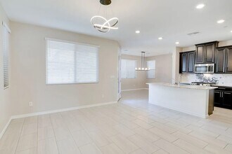 932 Lotus Falls St in Henderson, NV - Building Photo - Building Photo