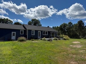 235 Wethersfield Rd in Berlin, CT - Building Photo - Building Photo