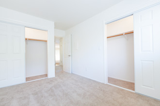 The Glens Apartments in San Jose, CA - Building Photo - Building Photo