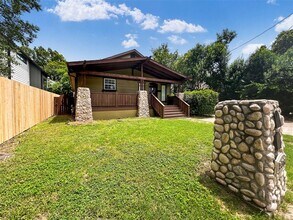 2415 Durwood St in Austin, TX - Building Photo - Building Photo