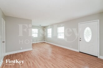 3805 W Rogers Ave in Tampa, FL - Building Photo - Building Photo