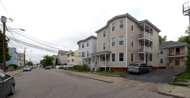 56 Darling St in Central Falls, RI - Building Photo - Building Photo