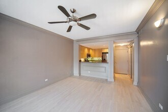 1515 N Wells St, Unit 4E in Chicago, IL - Building Photo - Building Photo