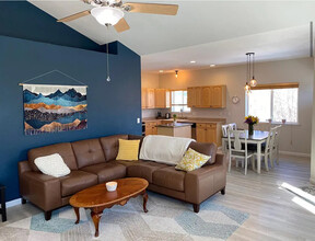 8534 W 48th Pl in Arvada, CO - Foto de edificio - Building Photo