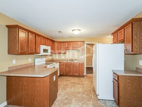 1004 Hendricks Ct in Clarksville, TN - Building Photo - Building Photo