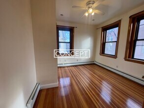 369 Centre St in Boston, MA - Building Photo - Building Photo