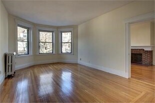 7 Naples Rd in Brookline, MA - Building Photo
