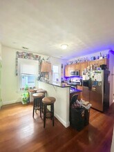 8 Carmel St in Roxbury Crossing, MA - Foto de edificio - Building Photo