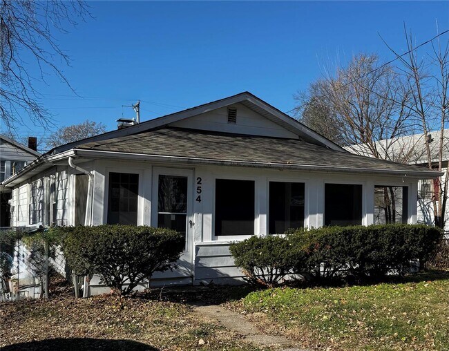 254 S 12th St in Wood River, IL - Building Photo - Building Photo