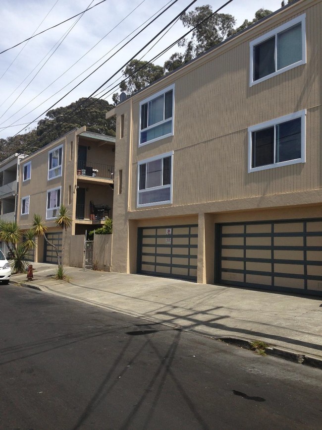 755 Templeton Ave in Daly City, CA - Building Photo - Building Photo