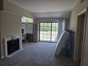 3271 Sawtelle Blvd, Unit 208 in Los Angeles, CA - Building Photo - Building Photo
