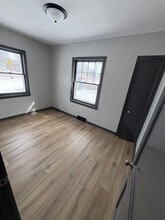 1308 Wallgate Ave in Waterloo, IA - Building Photo - Building Photo