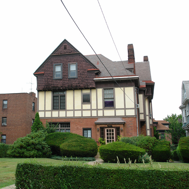 5917 Walnut St in Pittsburgh, PA - Building Photo - Building Photo