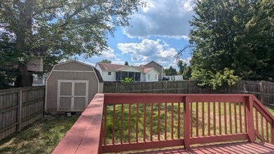 127 Hampton Ln in Hurricane, WV - Building Photo - Building Photo