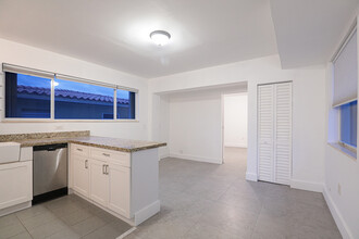 931 79th Ter, Unit 931-B in Miami Beach, FL - Building Photo - Building Photo