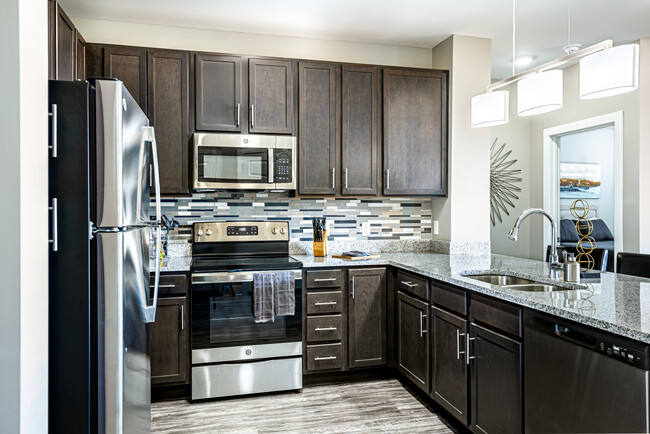 Bonavia Luxury Apartments in Shawnee, KS - Building Photo - Interior Photo