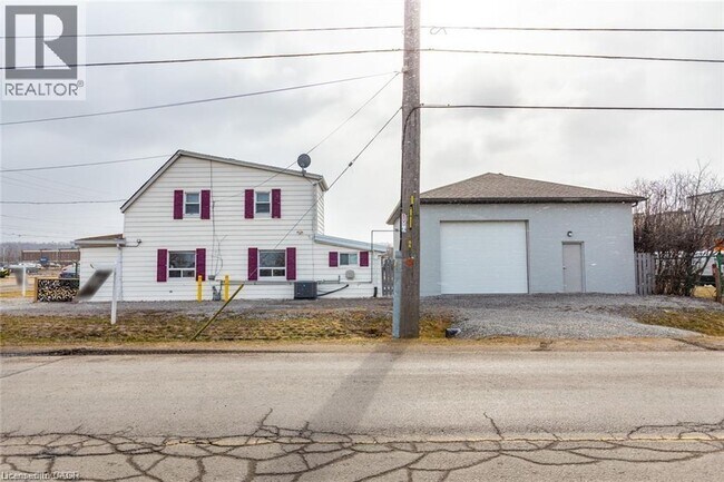 355 Jones Rd in Hamilton, ON - Building Photo - Building Photo