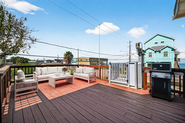 property at 115 12th St