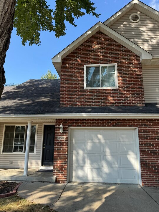 8507 Clark St in Clive, IA - Building Photo