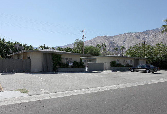 463 E Chuckwalla Rd in Palm Springs, CA - Building Photo - Building Photo