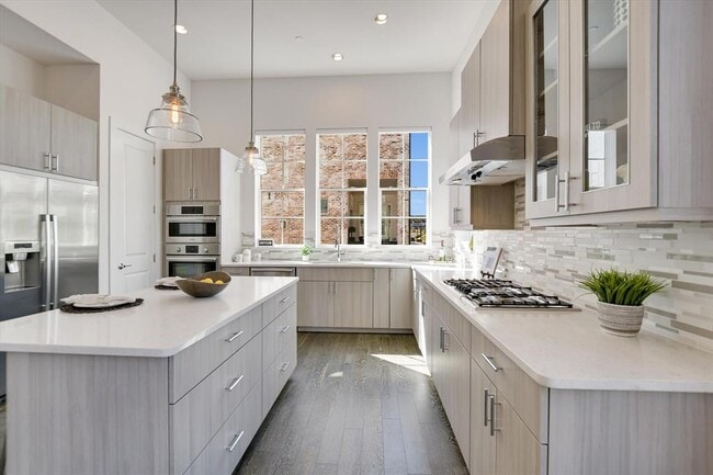 property at 1301 Town Creek Dr