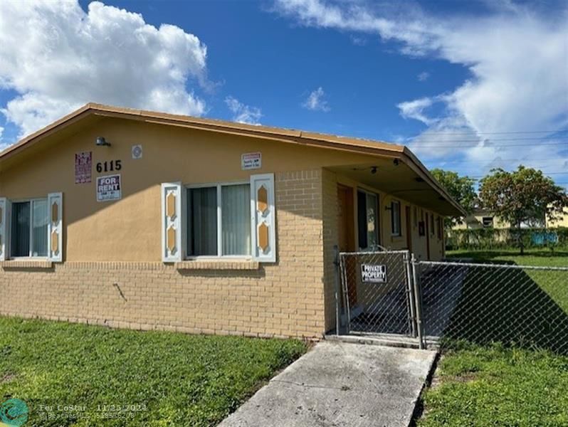 6115 SW 30th St-Unit -B in Miramar, FL - Building Photo