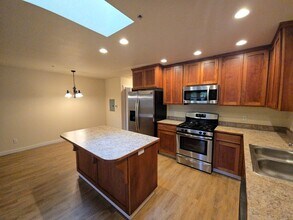 2469 Shay Ct-Unit -(1X) 2469 Shay [PRM: Henry] in Fortuna, CA - Building Photo - Building Photo