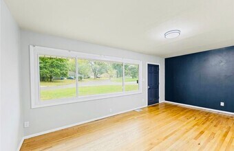 7020 Hadley St in Overland Park, KS - Building Photo - Building Photo