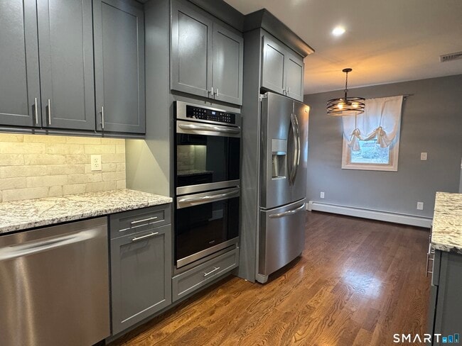 49 Old Town Dr in Stratford, CT - Building Photo - Building Photo