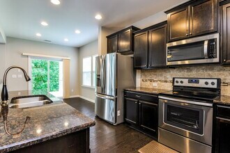 1641 Fern Hollow Trail in Wake Forest, NC - Foto de edificio - Building Photo