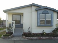 De Rancho Y Mobile Villa in Bakersfield, CA - Foto de edificio - Building Photo