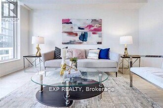 576 Front St W in Toronto, ON - Building Photo - Building Photo