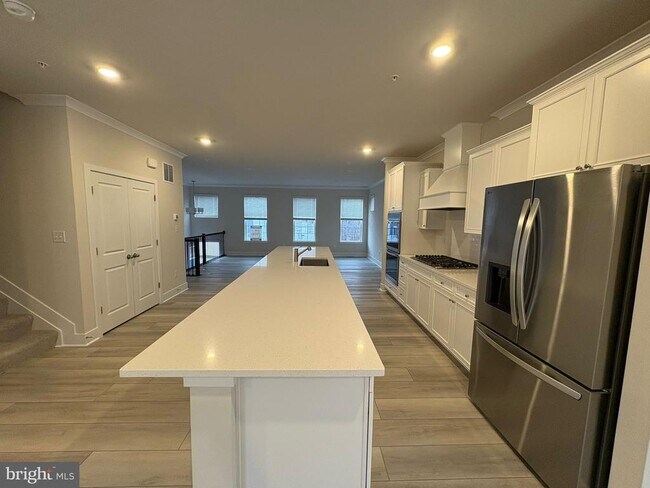 1759 Water Xing Rd in Pikesville, MD - Foto de edificio - Building Photo