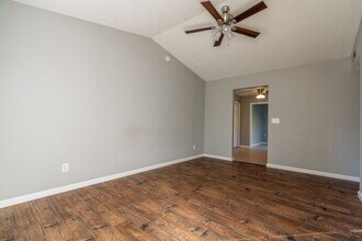 1922 W Holly St in Fayetteville, AR - Building Photo - Building Photo