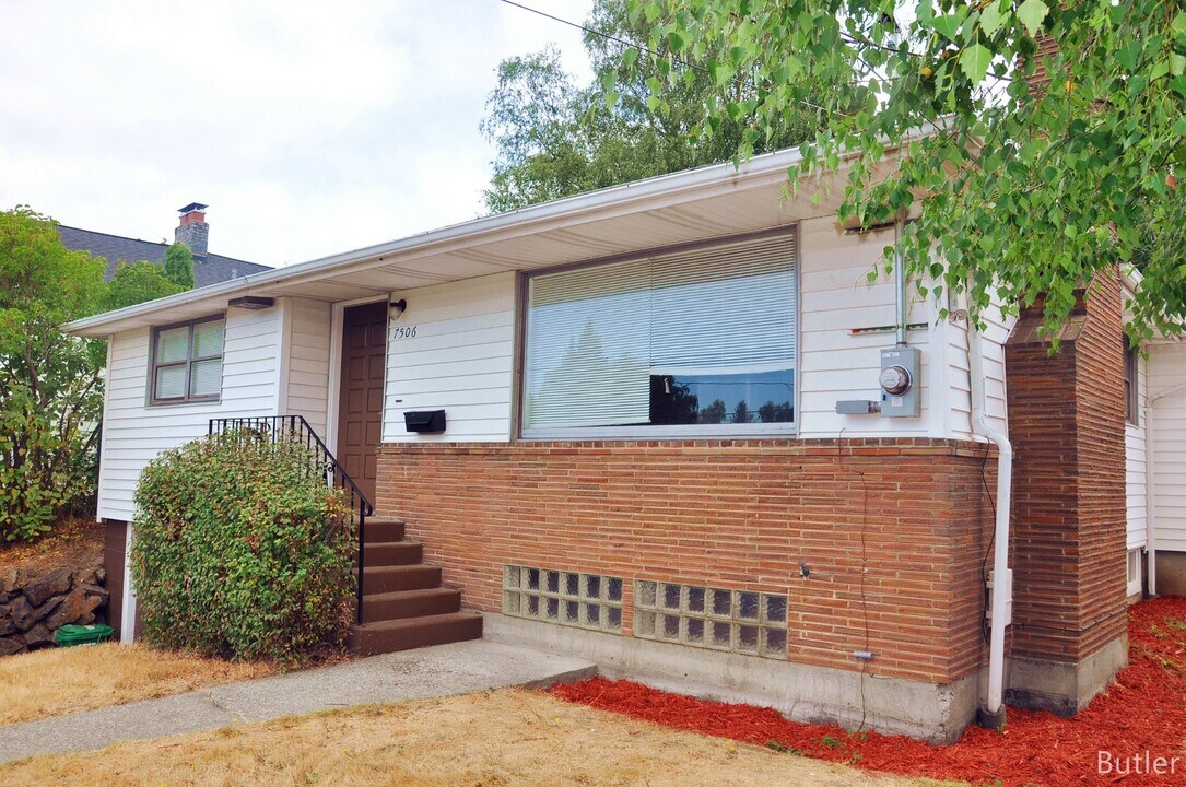 7506 26th Ave NE in Seattle, WA - Building Photo