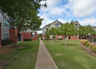 Park at Sycamore in Fort Worth, TX - Building Photo - Building Photo