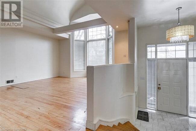 63 Orchard Dr in Hamilton, ON - Building Photo - Building Photo
