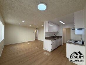 5461 Kester Ave, Unit 119 in Los Angeles, CA - Building Photo - Building Photo