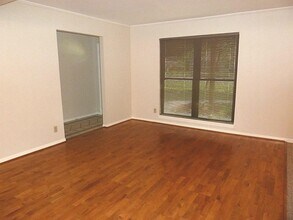 9122 Western Dr in Houston, TX - Building Photo - Building Photo