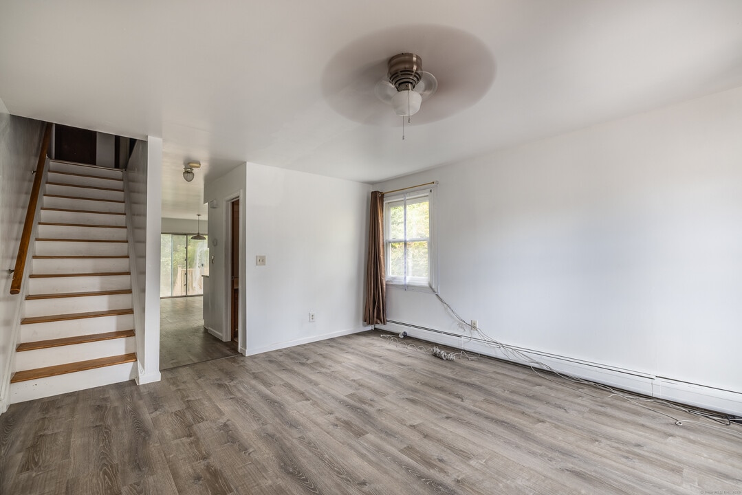 97 Bowe Ave in Stratford, CT - Building Photo