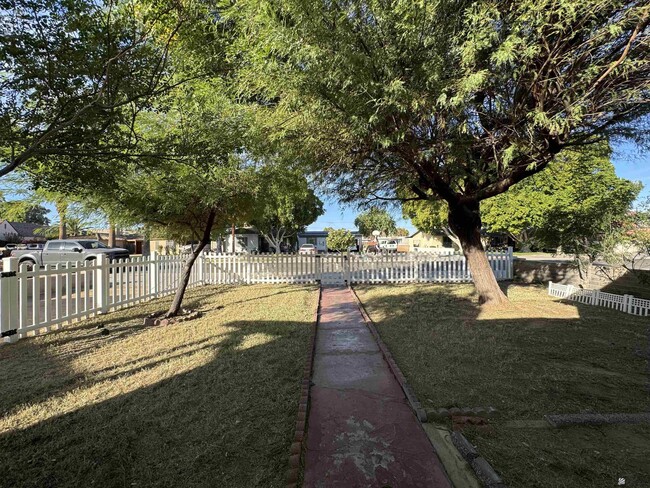 1915 S 6th Ave in Yuma, AZ - Foto de edificio - Building Photo