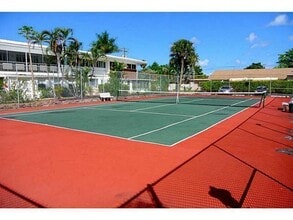 3040 NE 16th Ave, Unit 101 in Oakland Park, FL - Building Photo - Building Photo