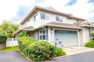 40 Kuinehe Pl in Makawao, HI - Building Photo