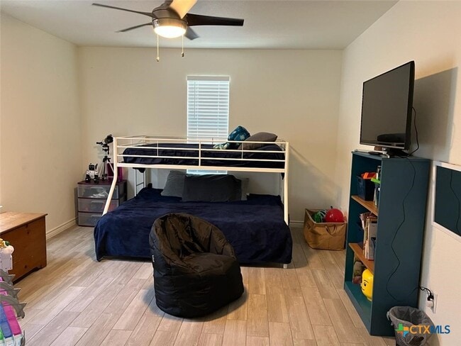 property at 907 E 3rd St