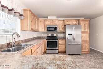 2650 W Union Hills Dr in Phoenix, AZ - Building Photo - Building Photo